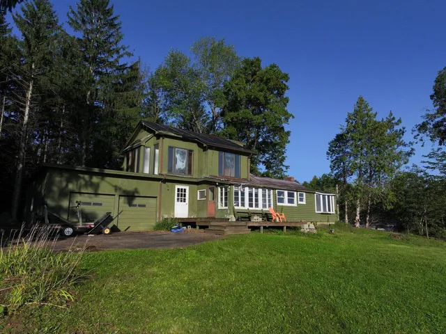 $725,000 | 38 Featherbed Lane, South Hero, VT 05486