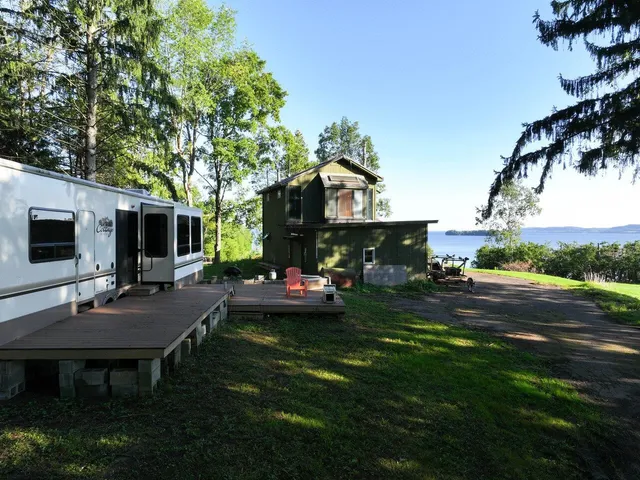 $725,000 | 38 Featherbed Lane, South Hero, VT 05486