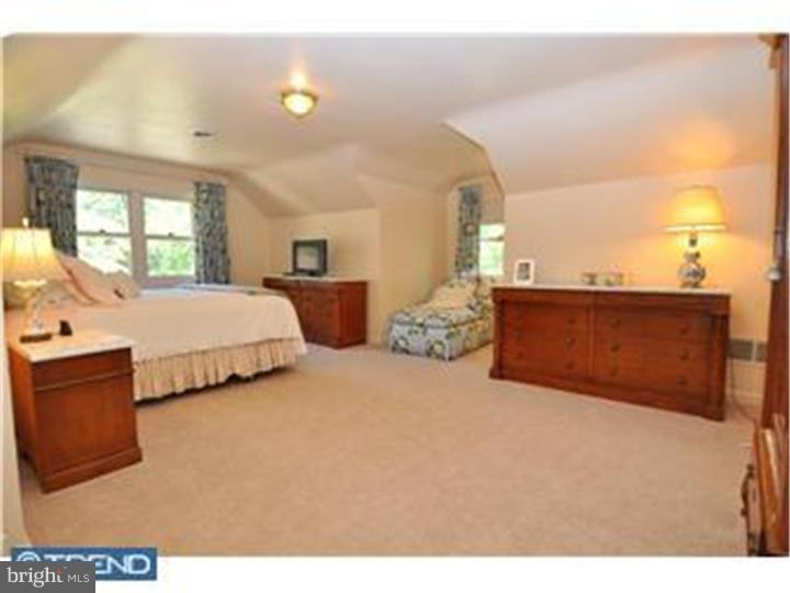 708 Broad Acres Road Narberth, PA 19072 - Photo 8 of 15