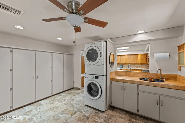 $892,500 | 46817 Highway 60, Morristown, AZ 85342