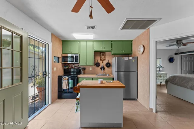 $892,500 | 46817 Highway 60, Morristown, AZ 85342