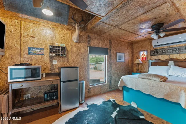 $892,500 | 46817 Highway 60, Morristown, AZ 85342