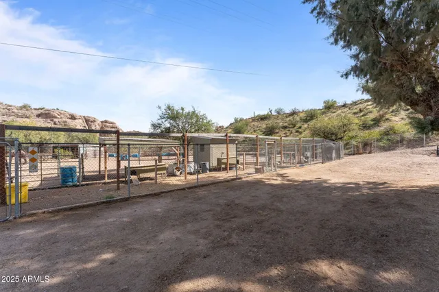 $892,500 | 46817 Highway 60, Morristown, AZ 85342
