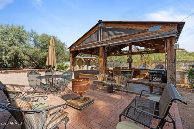 $892,500 | 46817 Highway 60, Morristown, AZ 85342