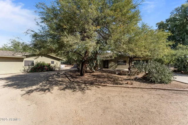$892,500 | 46817 Highway 60, Morristown, AZ 85342
