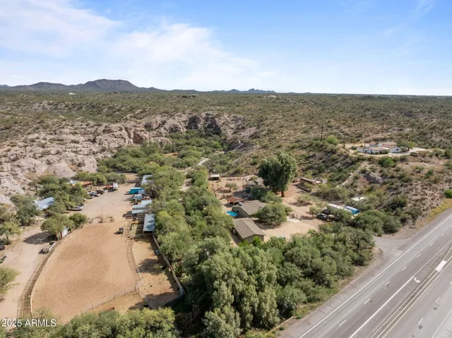 $892,500 | 46817 Highway 60, Morristown, AZ 85342