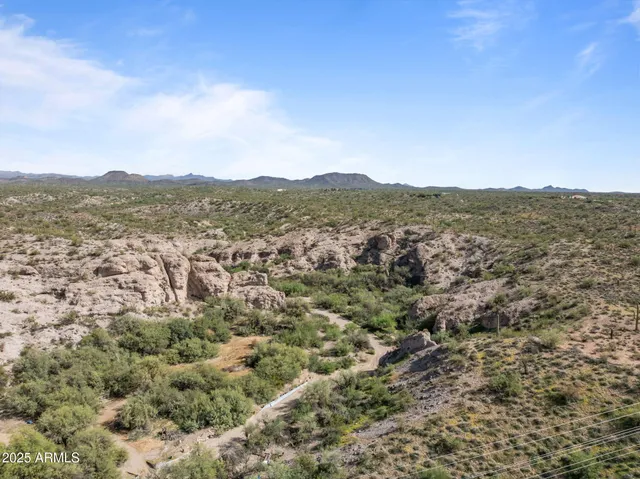 $892,500 | 46817 Highway 60, Morristown, AZ 85342