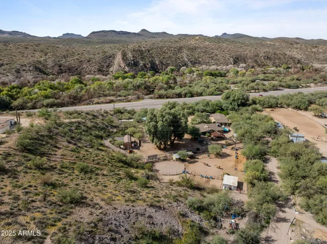 $892,500 | 46817 Highway 60, Morristown, AZ 85342