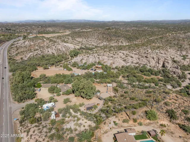 $892,500 | 46817 Highway 60, Morristown, AZ 85342