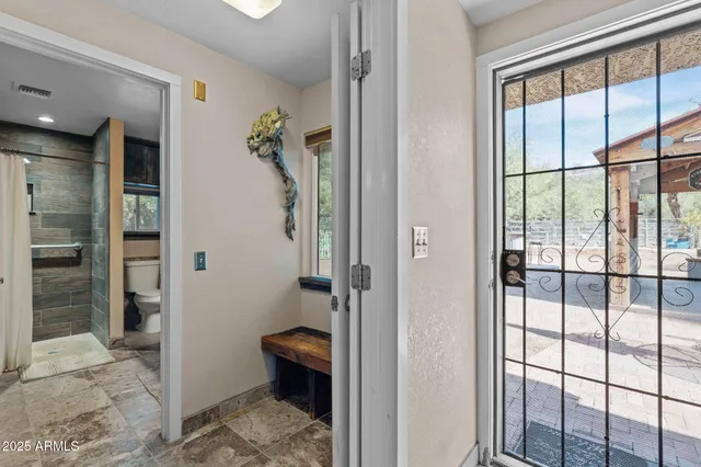 $892,500 | 46817 Highway 60, Morristown, AZ 85342