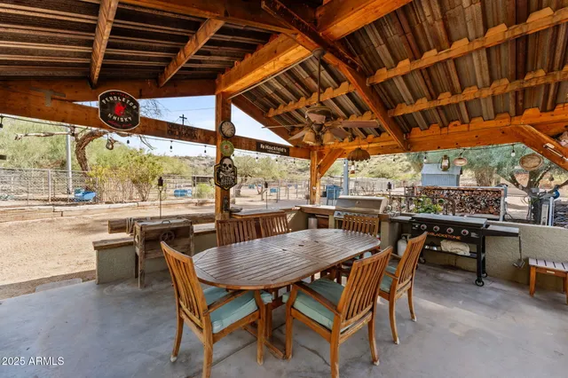 $892,500 | 46817 Highway 60, Morristown, AZ 85342