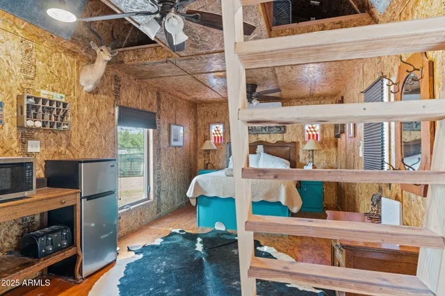 $892,500 | 46817 Highway 60, Morristown, AZ 85342