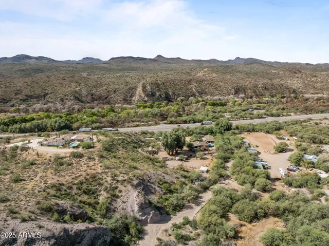 $892,500 | 46817 Highway 60, Morristown, AZ 85342