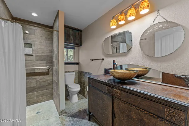 $892,500 | 46817 Highway 60, Morristown, AZ 85342