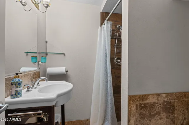 $892,500 | 46817 Highway 60, Morristown, AZ 85342