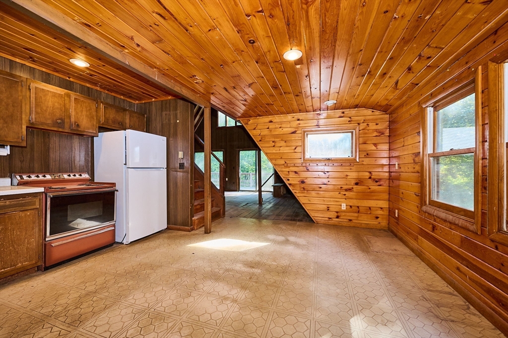 406 Hart Road Conway, MA 01341 - Photo 6 of 25 Gallery Image 6