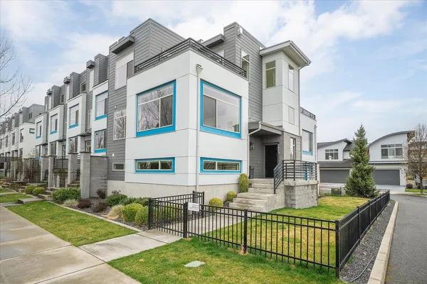 $1,299,950 | 2023 West Summit Parkway, Spokane, WA 99201
