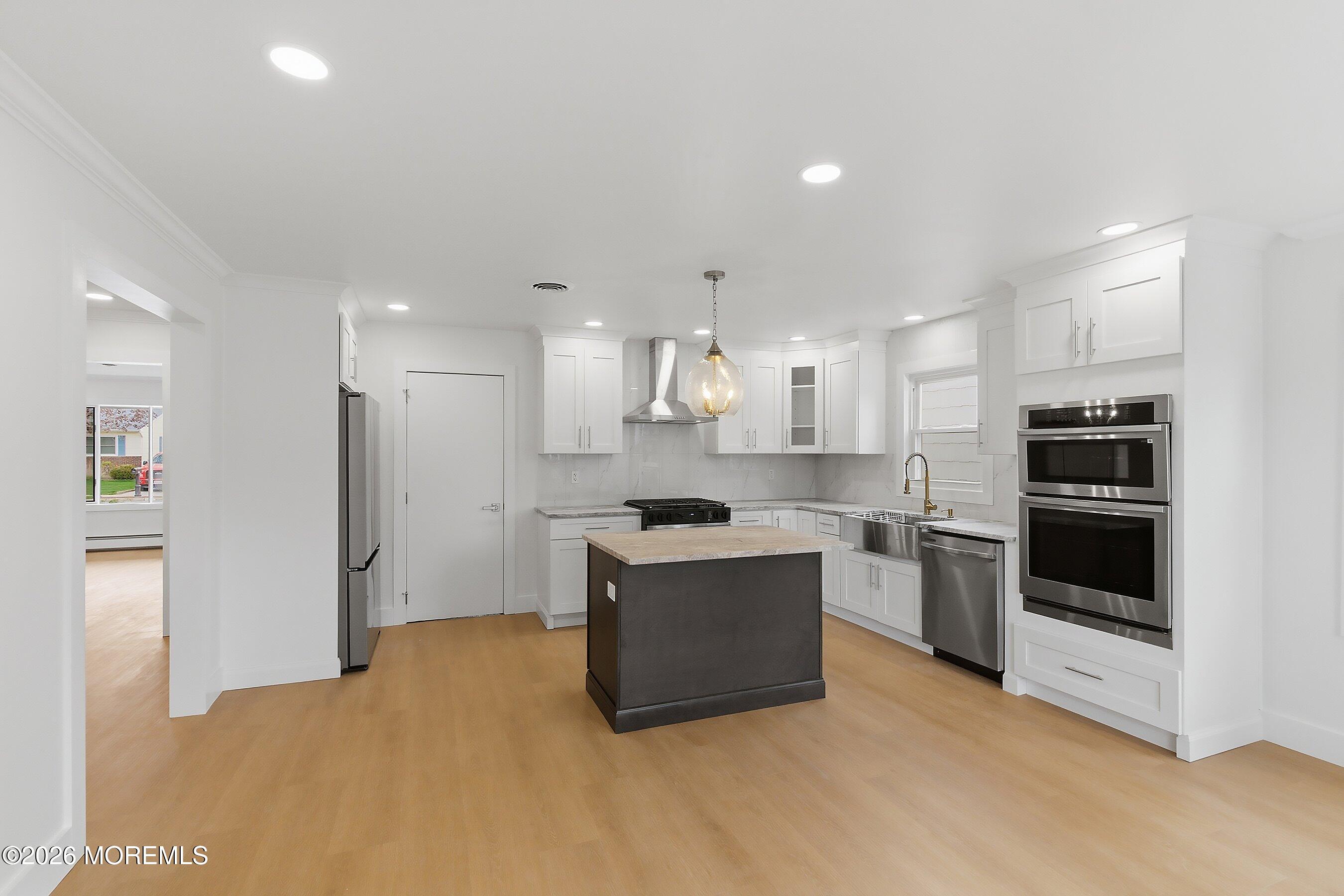 46 Auburn Road Toms River, NJ 08757 - Photo 16 of 39 16-Breakfast and Kitchen