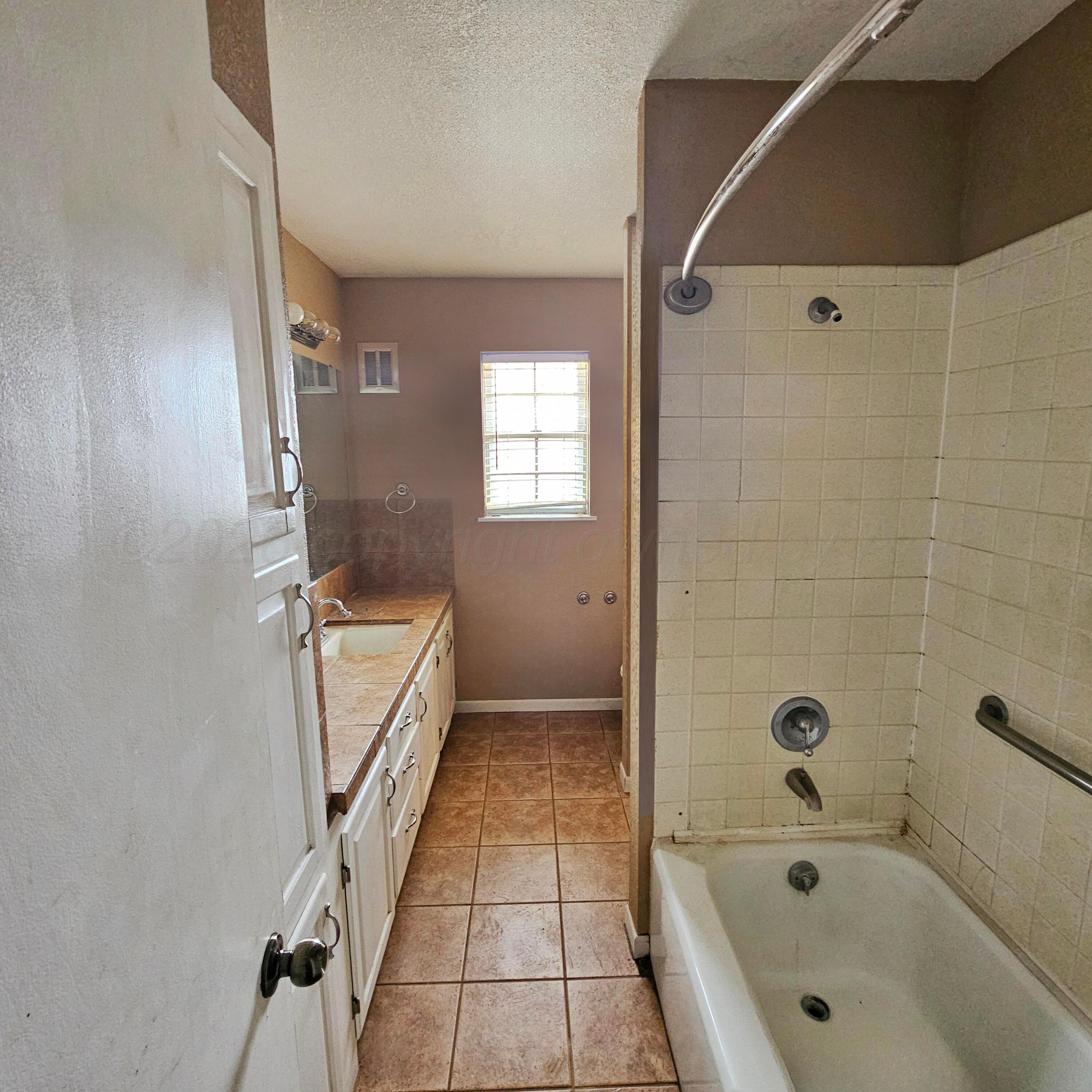 116 Bailey Avenue Dumas, TX 79029 - Photo 10 of 29 20260225_122818