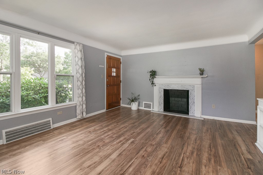 4820 Anderson Road Cleveland, OH 44124 - Photo 4 of 35