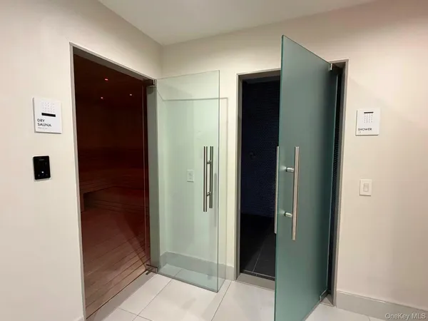 $3,000 | 131-02 40th Road, Unit 7R | Flushing