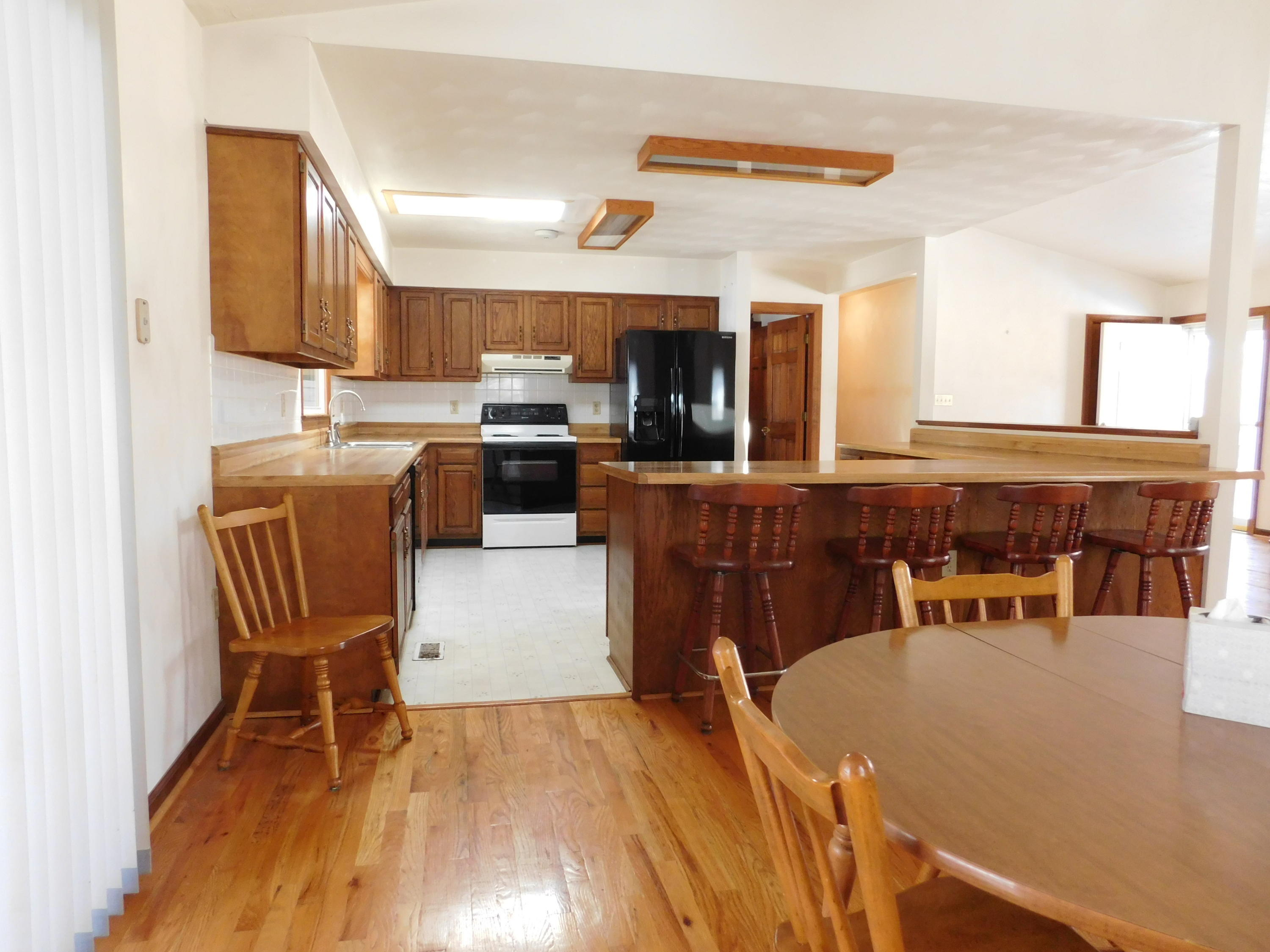 338 Wesley Road Daleville, VA 24083 - Photo 13 of 63 Kitchen (4)