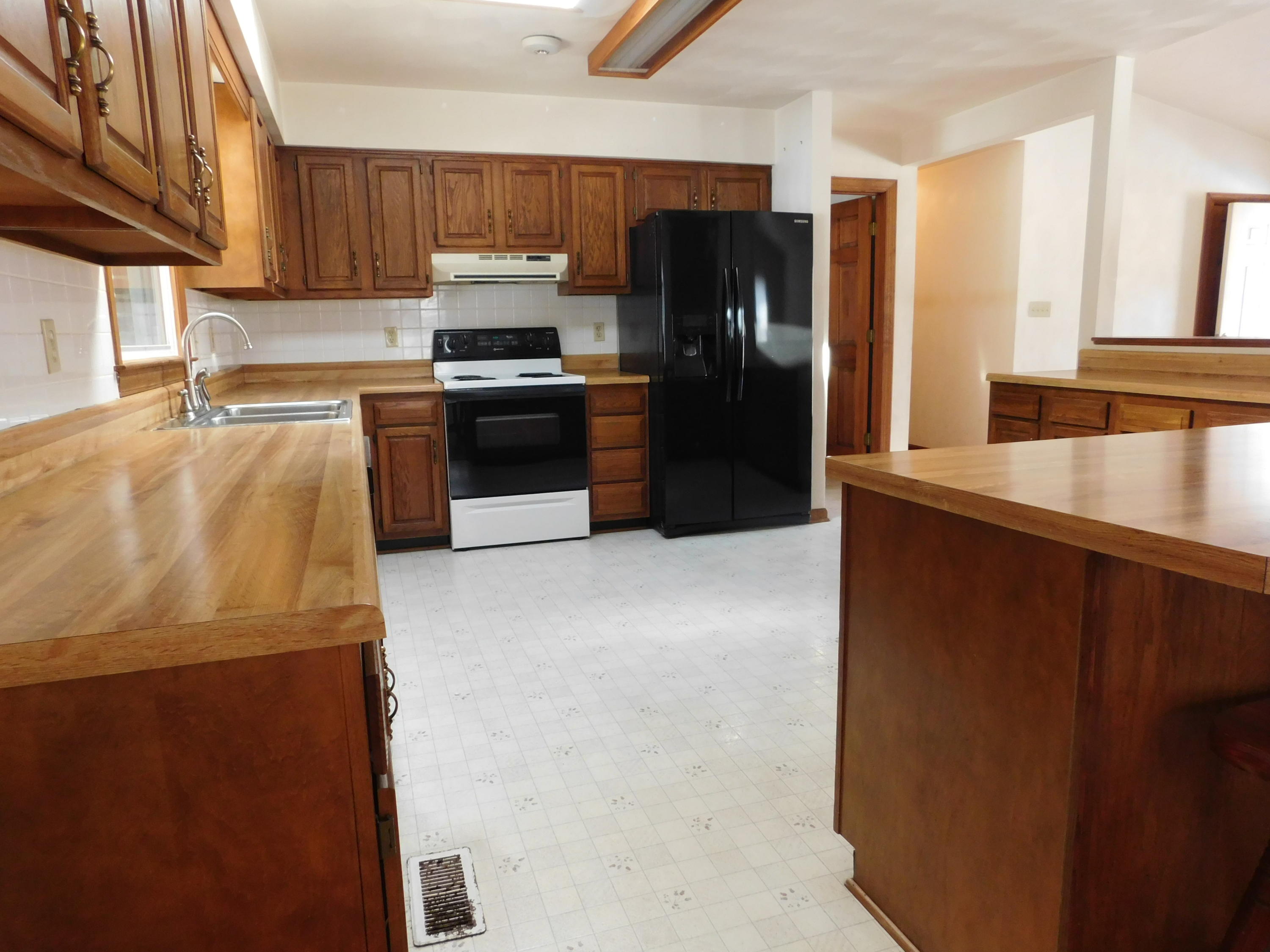 338 Wesley Road Daleville, VA 24083 - Photo 15 of 63 Kitchen (6)