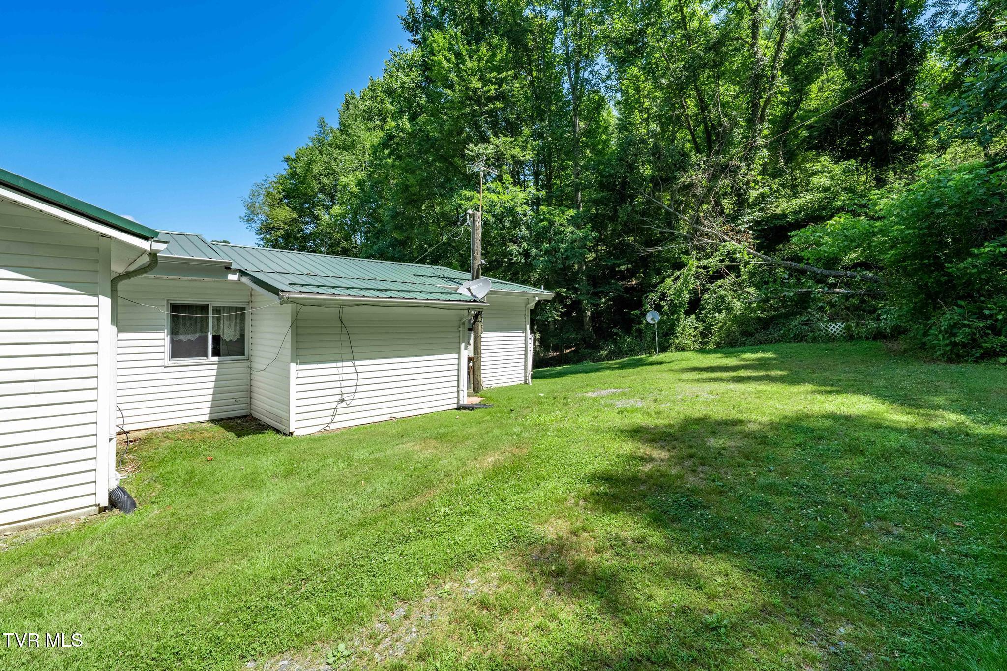 200 Old Church Loop Road Butler, TN 37640 - Photo 12 of 45 200 Old Church Loop Road (17 of 46)