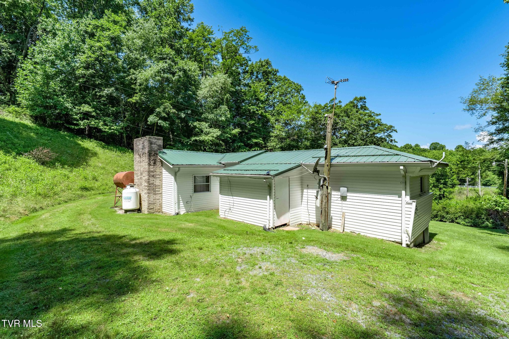 200 Old Church Loop Road Butler, TN 37640 - Photo 13 of 45 200 Old Church Loop Road (18 of 46)
