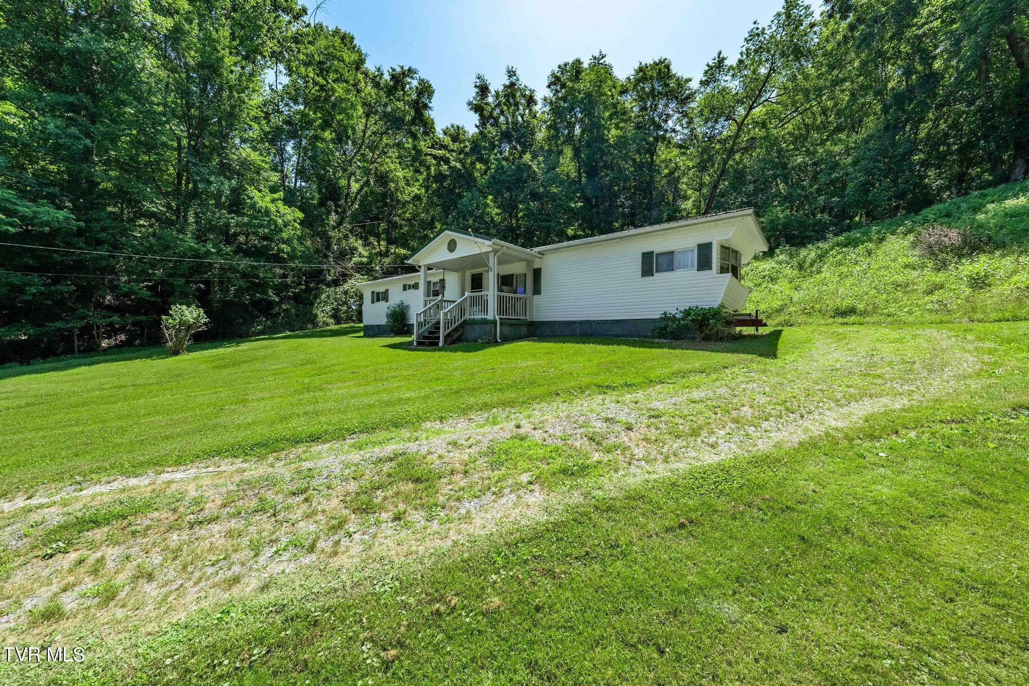 200 Old Church Loop Road Butler, TN 37640 - Photo 5 of 45 200 Old Church Loop Road (5 of 46)