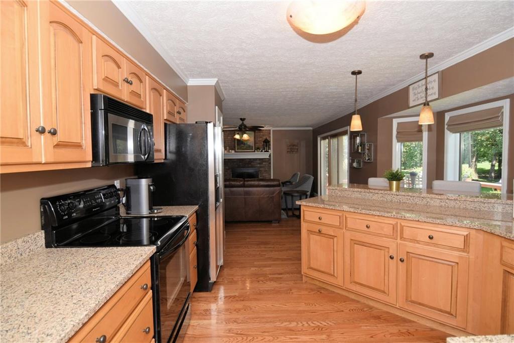 8661 Promontory Road Indianapolis, IN 46236 - Photo 14 of 45 Gallery Image 14