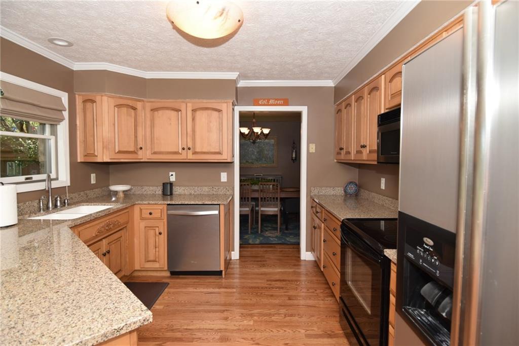 8661 Promontory Road Indianapolis, IN 46236 - Photo 16 of 45 Gallery Image 16