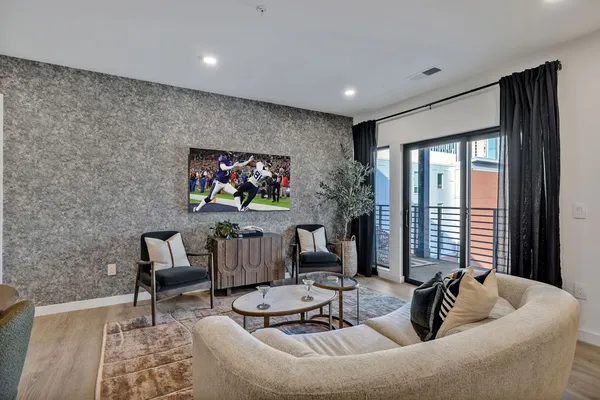 $5,995 | 635 7th Avenue South, Unit 405, Nashville, TN 37203