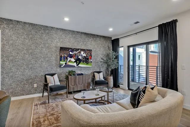 $5,995 | 635 7th Avenue South, Unit 405, Nashville, TN 37203