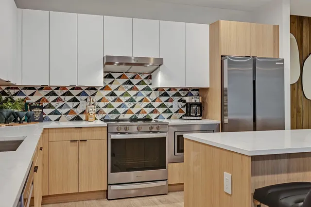 $5,995 | 635 7th Avenue South, Unit 405, Nashville, TN 37203