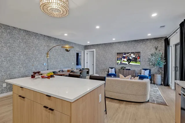 $5,995 | 635 7th Avenue South, Unit 405, Nashville, TN 37203