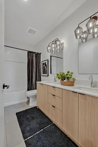 $5,995 | 635 7th Avenue South, Unit 405, Nashville, TN 37203