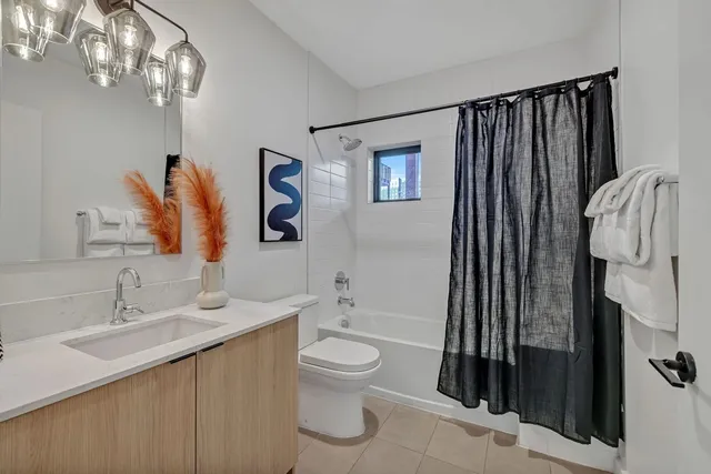 $5,995 | 635 7th Avenue South, Unit 405, Nashville, TN 37203