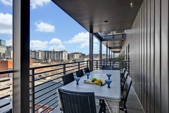 $5,995 | 635 7th Avenue South, Unit 405, Nashville, TN 37203
