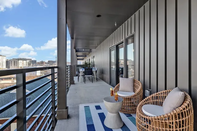 $5,995 | 635 7th Avenue South, Unit 405, Nashville, TN 37203