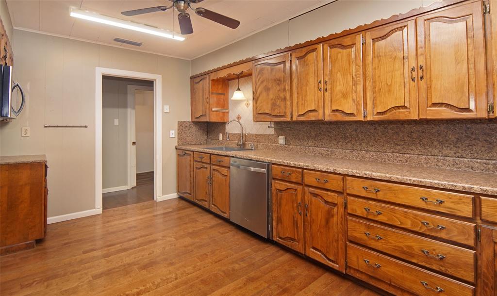 730 Indiana Street Graham, TX 76450 - Photo 21 of 25