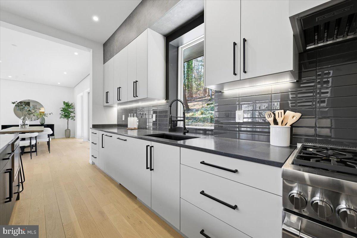 7502 Nevis Road Bethesda, MD 20817 - Photo 11 of 79 KITCHEN