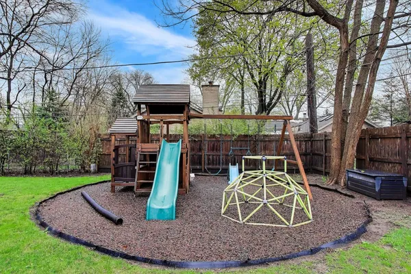 $600,000 | 202 Grove Place, Prospect Heights, IL 60070