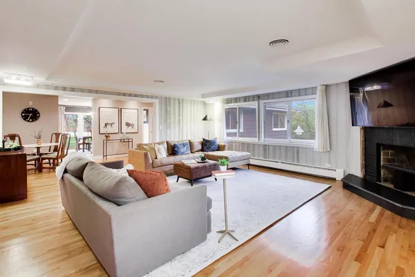$600,000 | 202 Grove Place, Prospect Heights, IL 60070