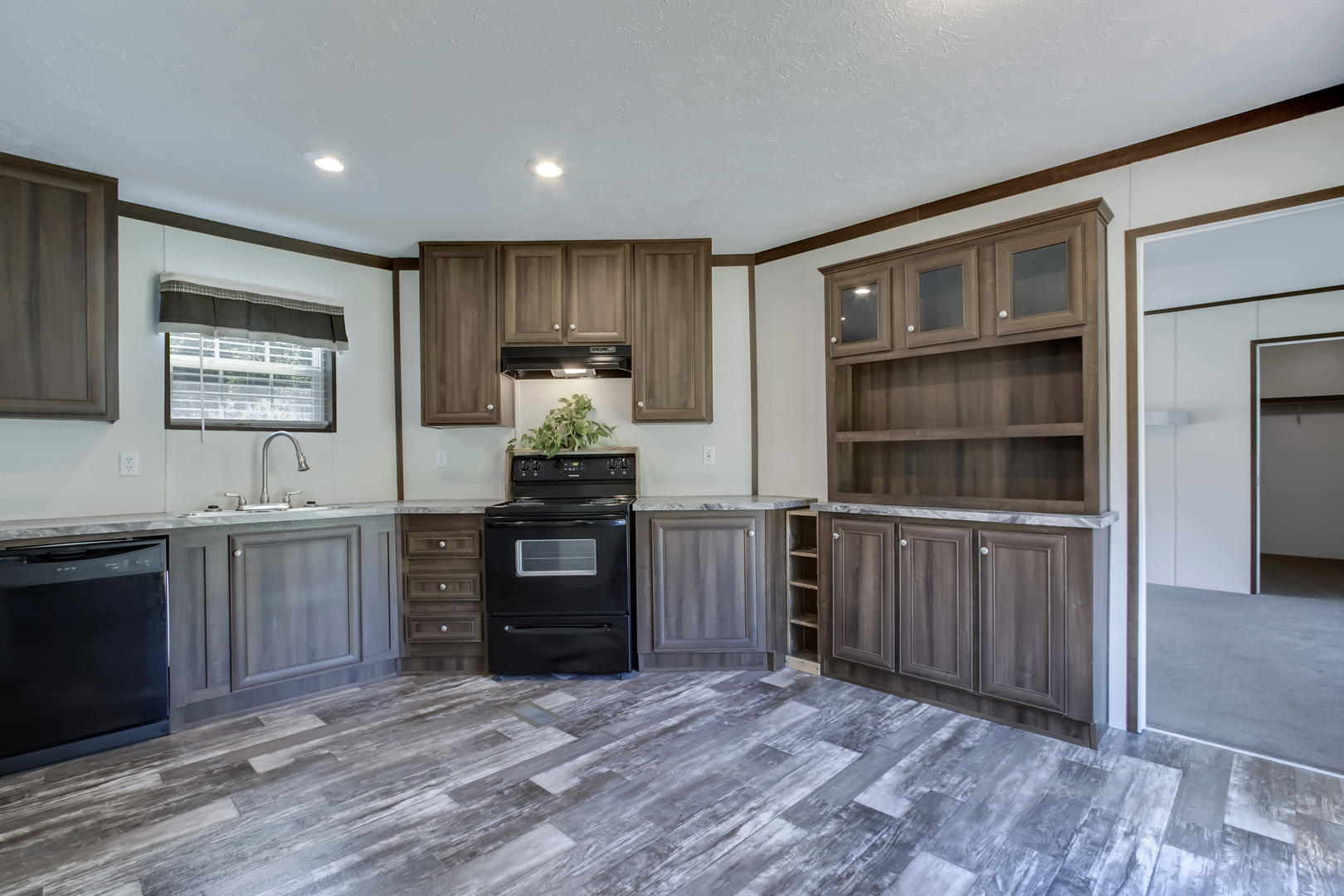 895-897 Bazel Road Harriman, TN 37748 - Photo 11 of 36 11_BazelRoad_895_Kitchen04