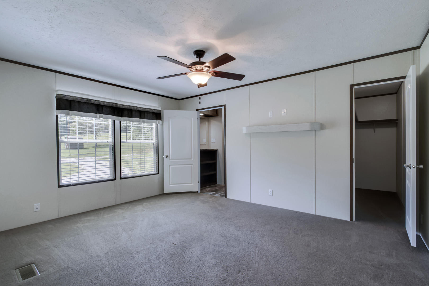 895-897 Bazel Road Harriman, TN 37748 - Photo 12 of 36 12_BazelRoad_895_MasterBedroom
