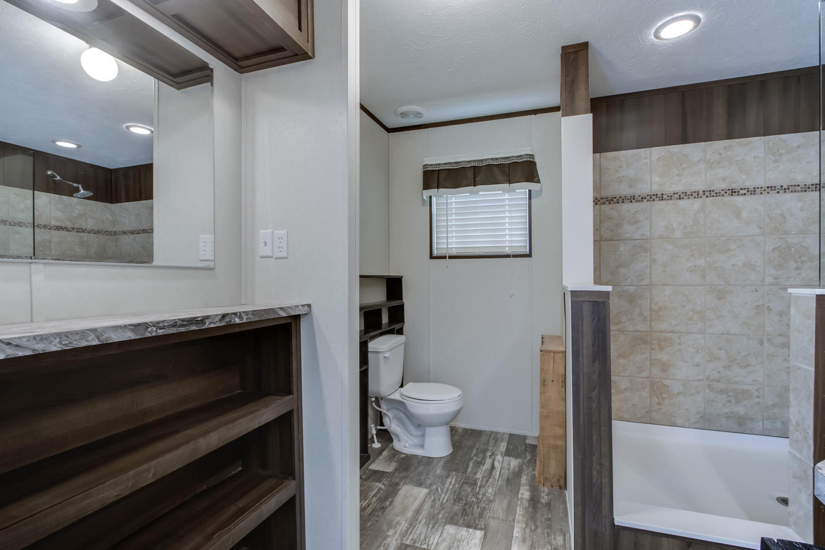 895-897 Bazel Road Harriman, TN 37748 - Photo 13 of 36 13_BazelRoad_895_MasterBath01