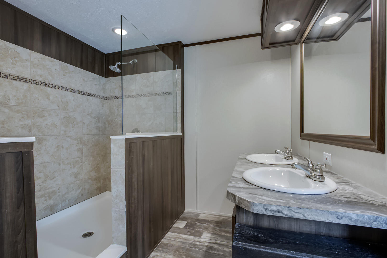 895-897 Bazel Road Harriman, TN 37748 - Photo 14 of 36 14_BazelRoad_895_MasterBath02