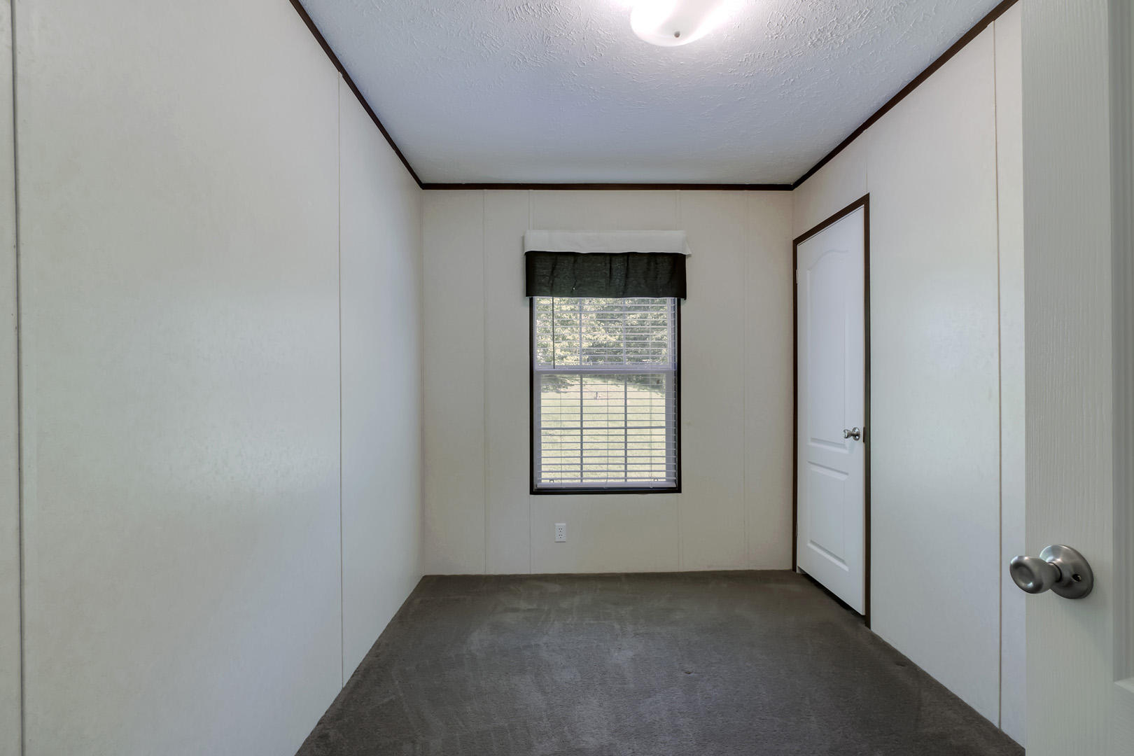 895-897 Bazel Road Harriman, TN 37748 - Photo 20 of 36 20_BazelRoad_895_Bedroom2_01
