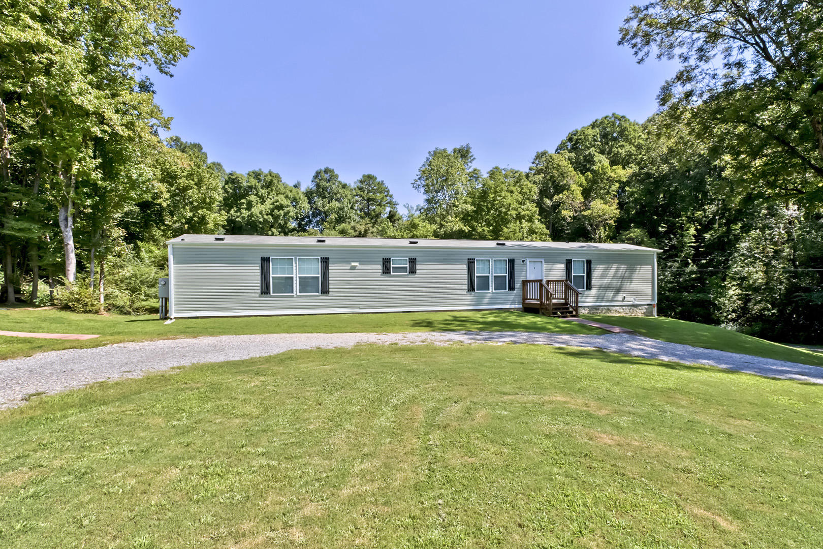 895-897 Bazel Road Harriman, TN 37748 - Photo 3 of 36 03_BazelRoad_895_Front